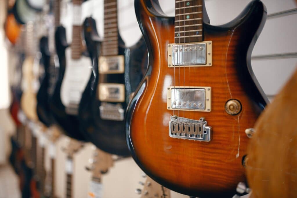 Guitars Contact / Blog