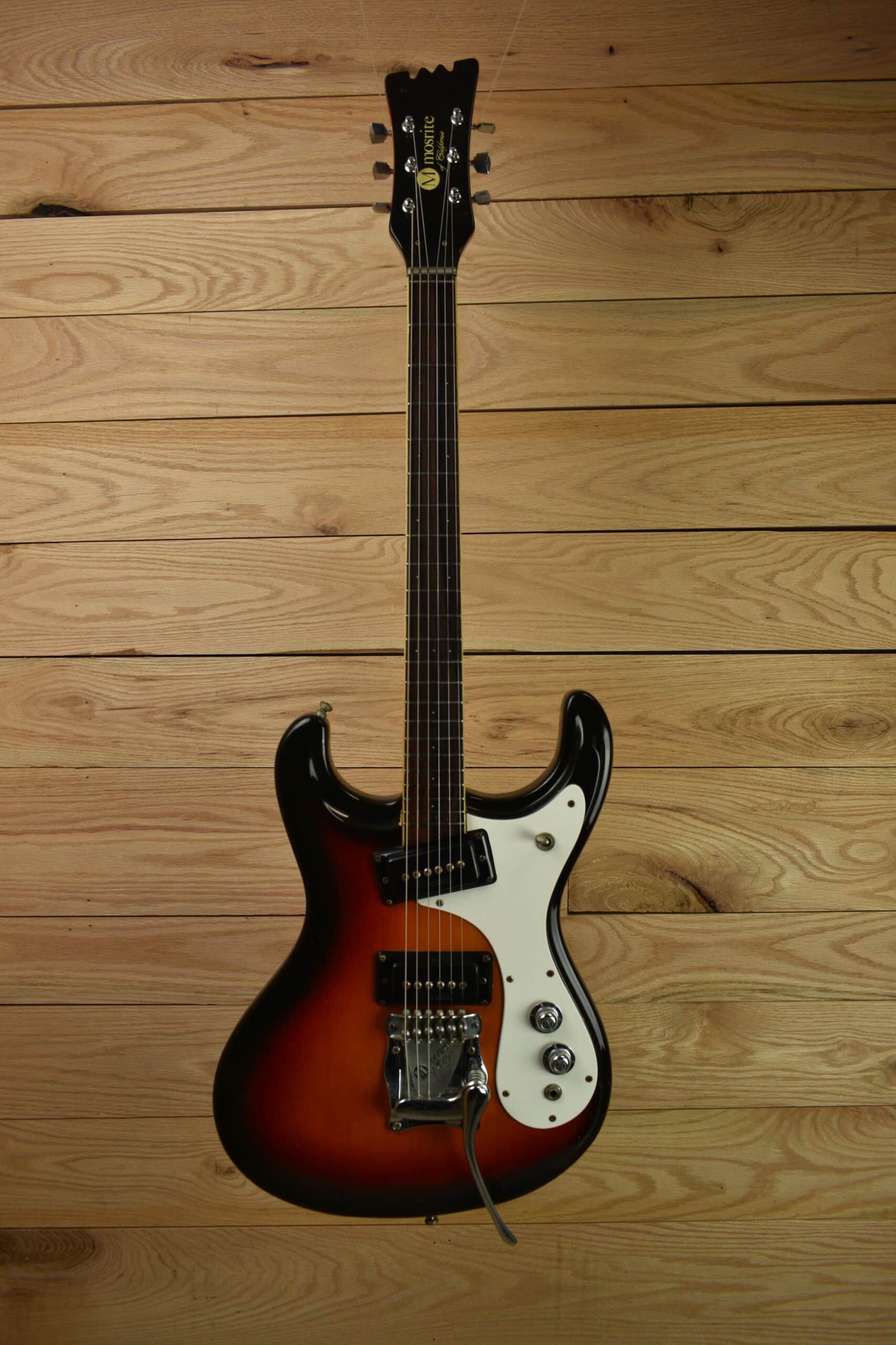eterite VA814 セット Mosrite MkI 1967 - Sunburst - The Loft at Lay's Guitar Shop